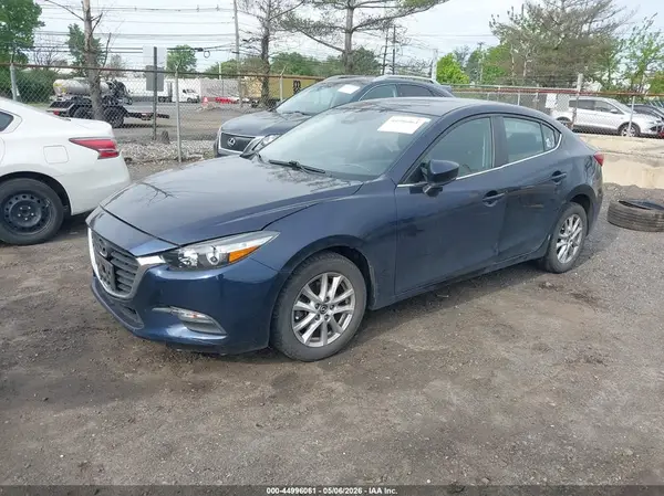3MZBN1U75JM223606 2018 MAZDA 3 - Image 2