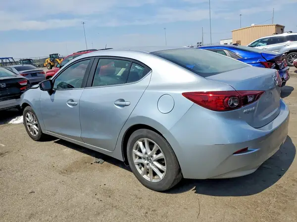 3MZBN1U75JM232595 2018 MAZDA 3 - Image 2