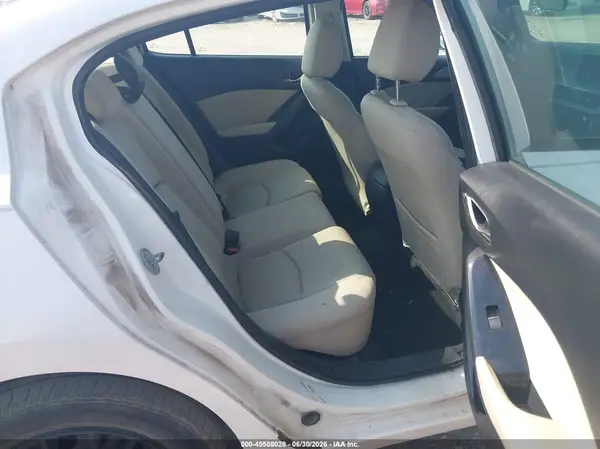 3MZBN1U76HM107082 2017 MAZDA 3 - Image 8