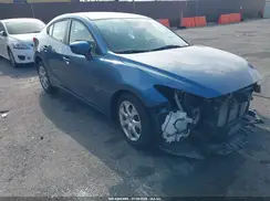 3MZBN1U76JM166560 2018 MAZDA 3