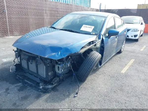 3MZBN1U76JM166560 2018 MAZDA 3 - Image 2