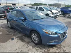 3MZBN1U76JM180250 2018 MAZDA 3