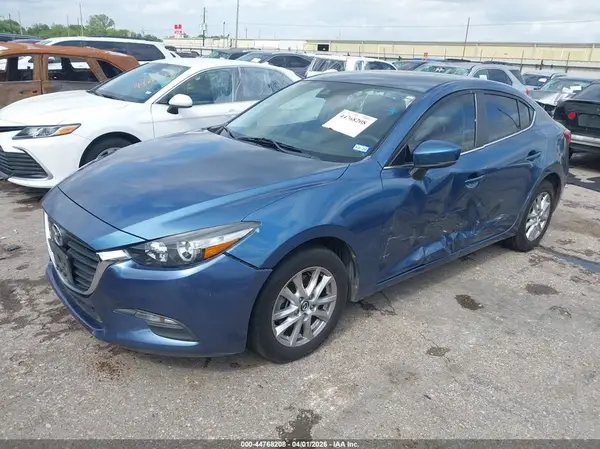 3MZBN1U76JM180250 2018 MAZDA 3 - Image 2