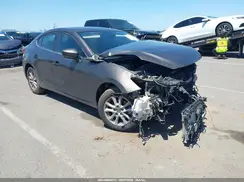 3MZBN1U76JM183584 2018 MAZDA 3
