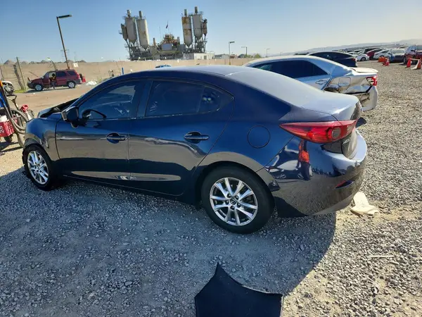 3MZBN1U76JM186842 2018 MAZDA 3 - Image 2