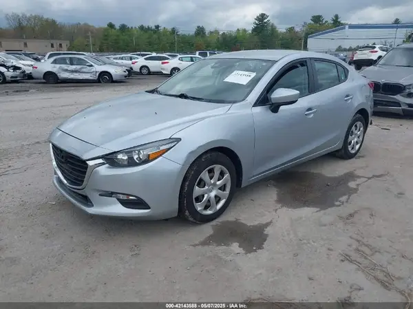 3MZBN1U76JM195928 2018 MAZDA 3 - Image 2