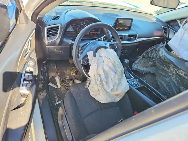 3MZBN1U76JM231388 2018 MAZDA 3 - Image 8