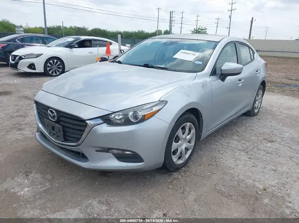 3MZBN1U76JM233366 2018 MAZDA 3 - Image 2