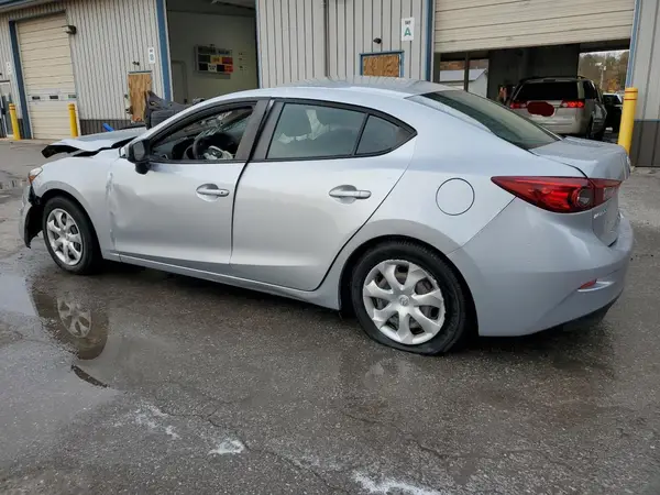 3MZBN1U76JM233898 2018 MAZDA 3 - Image 2