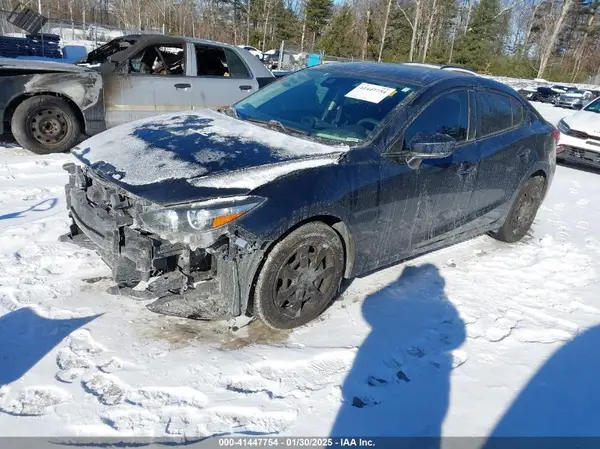 3MZBN1U76JM236123 2018 MAZDA 3 - Image 2