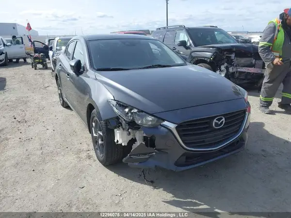 3MZBN1U76JM236414 2018 MAZDA 3 - Image 1