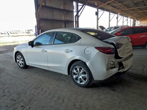 3MZBN1U76JM244044 2018 MAZDA 3 - Image 2