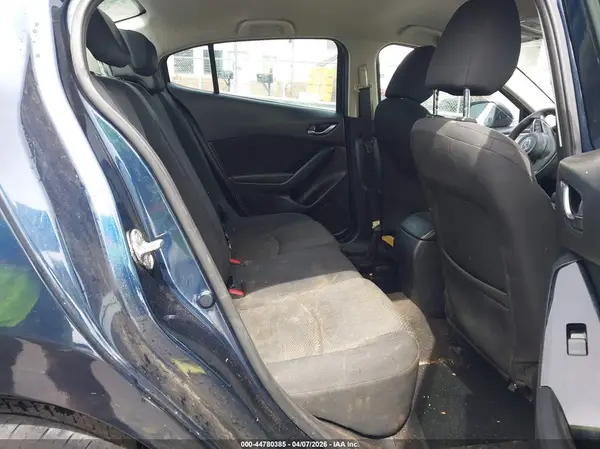 3MZBN1U76JM258963 2018 MAZDA 3 - Image 8