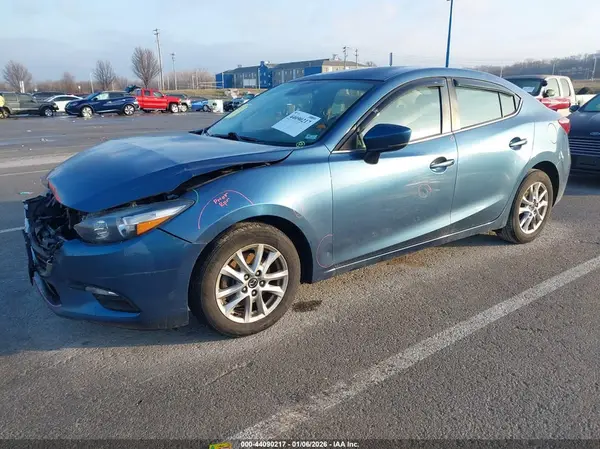 3MZBN1U76JM277027 2018 MAZDA 3 - Image 2