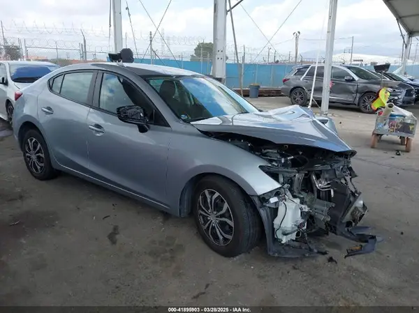 3MZBN1U77HM104532 2017 MAZDA 3 - Image 1