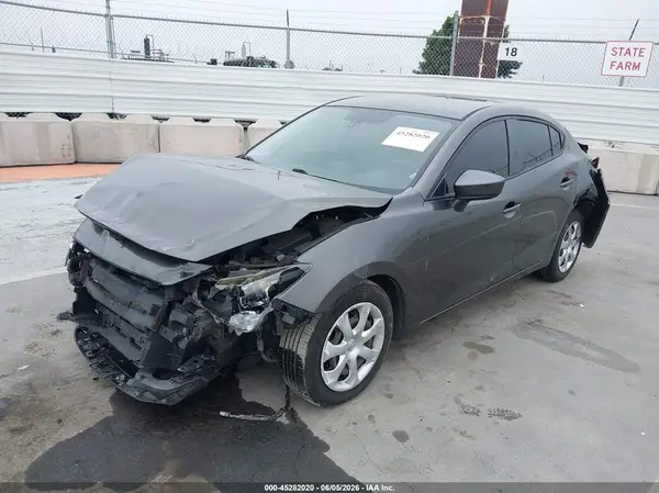 3MZBN1U77HM105311 2017 MAZDA 3 - Image 2