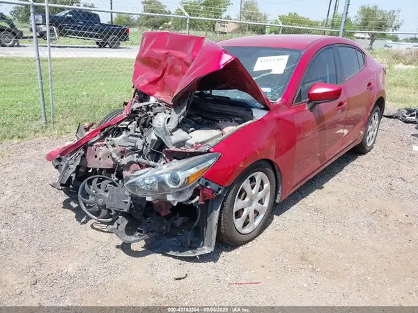 3MZBN1U77HM106250 2017 MAZDA 3 - Image 2