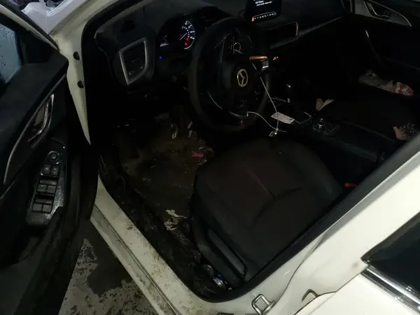 3MZBN1U77HM107835 2017 MAZDA 3 - Image 8