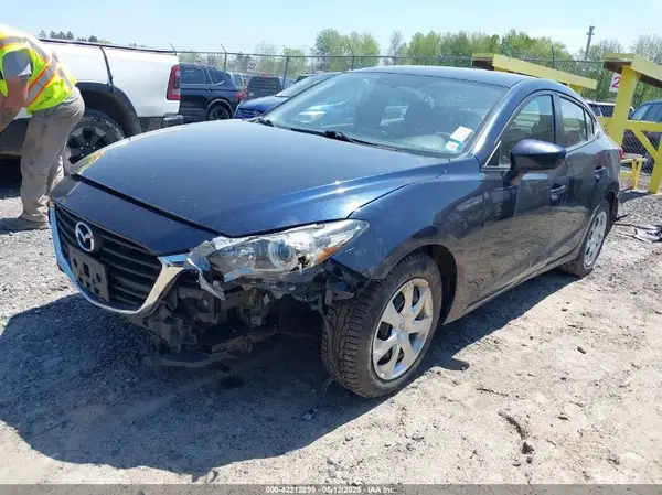 3MZBN1U77HM140382 2017 MAZDA 3 - Image 2