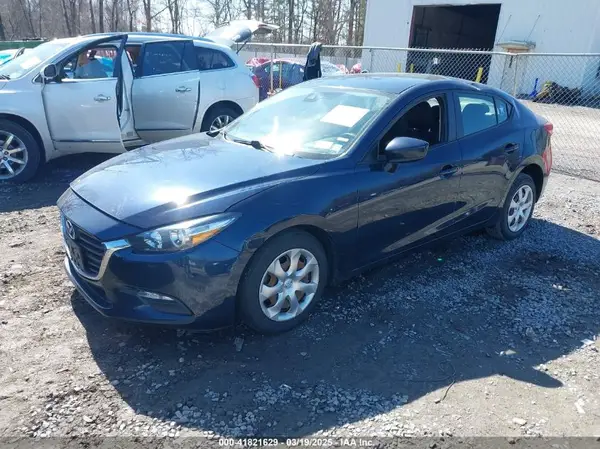 3MZBN1U77JM162467 2018 MAZDA 3 - Image 2