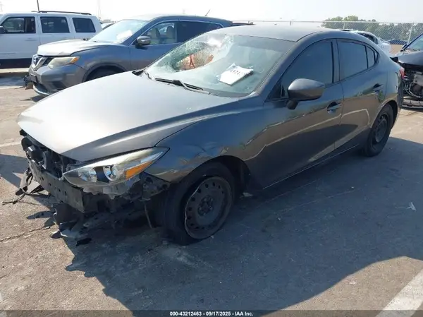 3MZBN1U77JM175848 2018 MAZDA 3 - Image 2