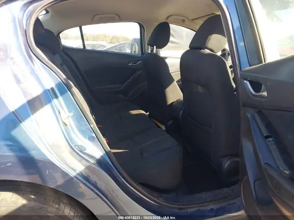 3MZBN1U77JM181049 2018 MAZDA 3 - Image 8
