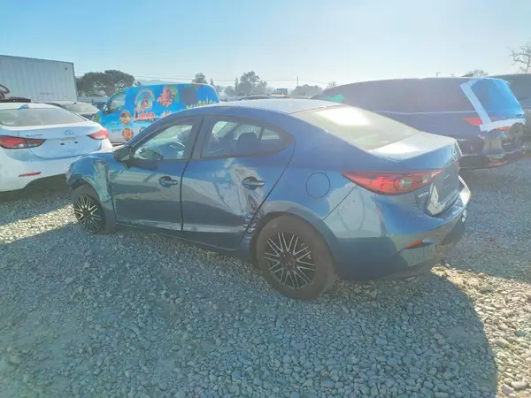 3MZBN1U77JM209125 2018 MAZDA 3 - Image 2