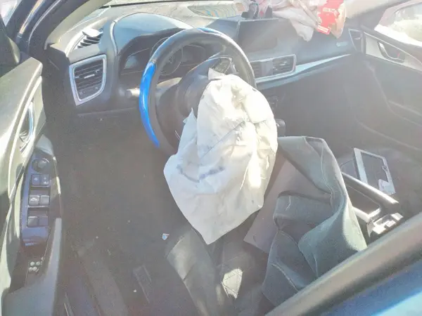 3MZBN1U77JM209125 2018 MAZDA 3 - Image 8