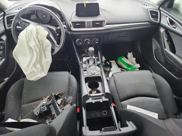 3MZBN1U77JM220755 2018 MAZDA 3 - Image 8