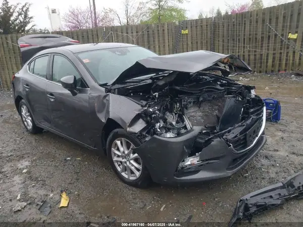 3MZBN1U77JM225616 2018 MAZDA 3 - Image 1