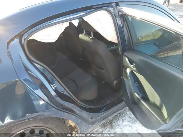 3MZBN1U77JM246160 2018 MAZDA 3 - Image 8