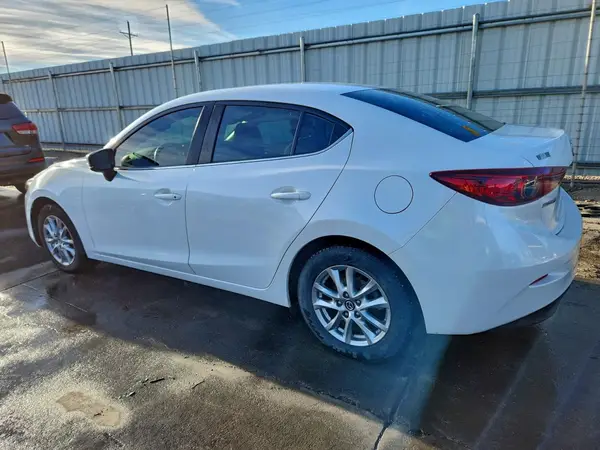3MZBN1U77JM274945 2018 MAZDA 3 - Image 2