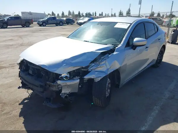 3MZBN1U78HM115510 2017 MAZDA 3 - Image 2