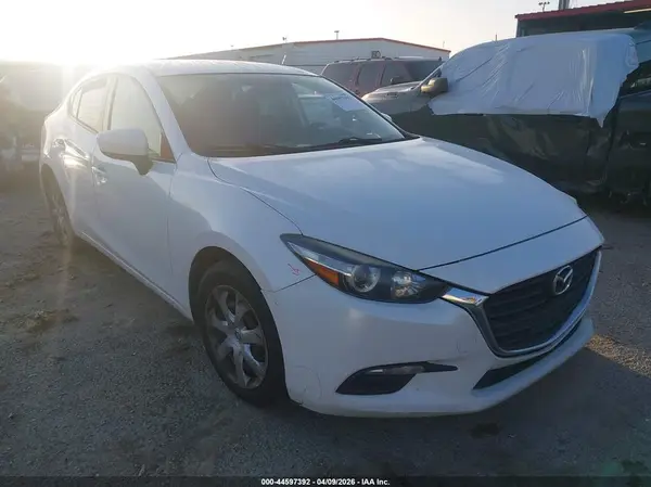 3MZBN1U78HM135577 2017 MAZDA 3 - Image 1