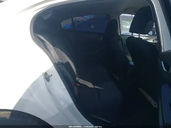 3MZBN1U78HM137183 2017 MAZDA 3 - Image 8