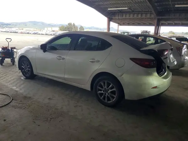 3MZBN1U78JM161098 2018 MAZDA 3 - Image 2