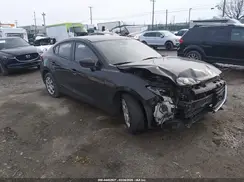3MZBN1U78JM165684 2018 MAZDA 3