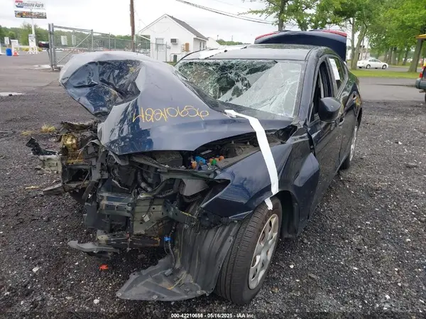 3MZBN1U78JM168813 2018 MAZDA 3 - Image 2