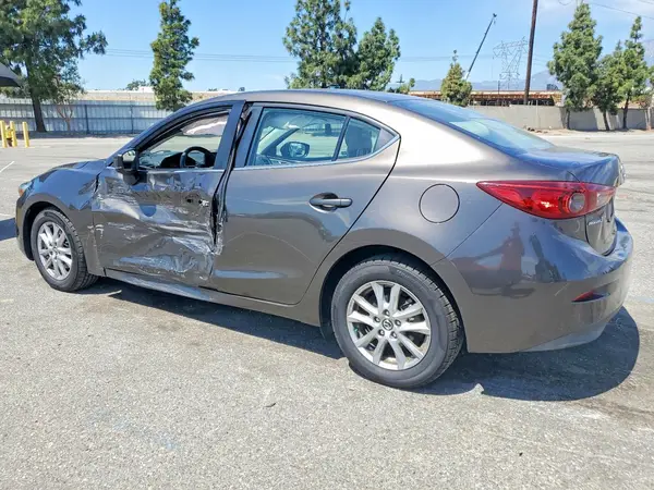 3MZBN1U78JM189435 2018 MAZDA 3 - Image 2