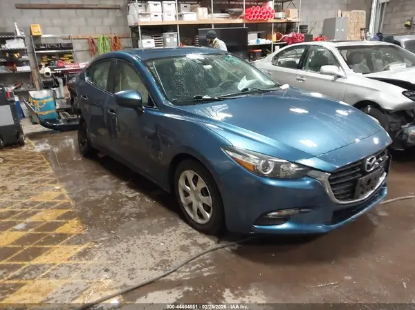 3MZBN1U78JM193243 2018 MAZDA 3 - Image 1