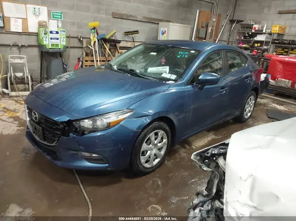 3MZBN1U78JM193243 2018 MAZDA 3 - Image 2