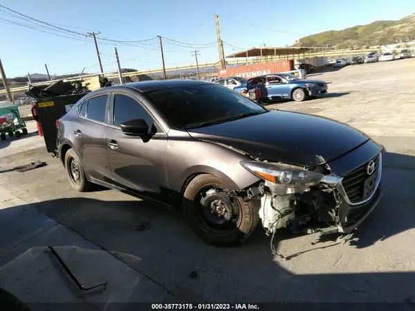 3MZBN1U78JM197955 2018 MAZDA 3 - Image 1