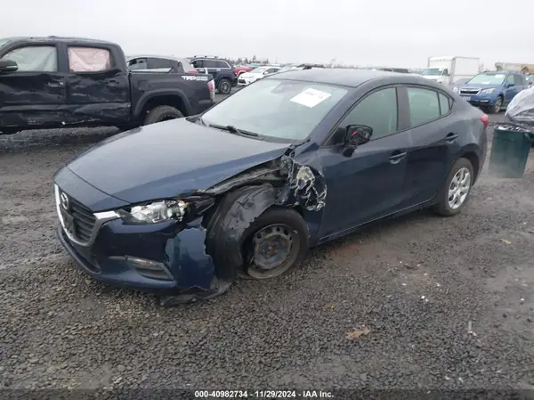 3MZBN1U78JM203964 2018 MAZDA 3 - Image 2