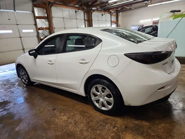 3MZBN1U78JM225933 2018 MAZDA 3 - Image 2