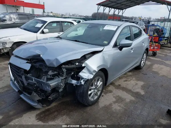 3MZBN1U78JM233661 2018 MAZDA 3 - Image 2