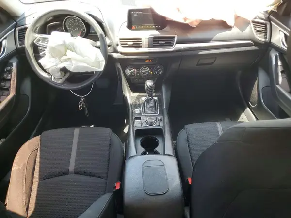 3MZBN1U78JM239640 2018 MAZDA 3 - Image 8