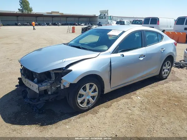 3MZBN1U79HM110817 2017 MAZDA 3 - Image 2
