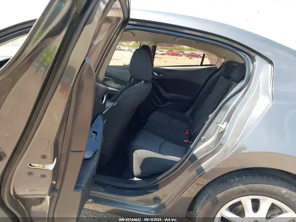 3MZBN1U79HM153361 2017 MAZDA 3 - Image 8