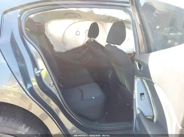 3MZBN1U79HM153599 2017 MAZDA 3 - Image 8