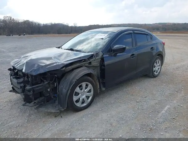 3MZBN1U79HM153621 2017 MAZDA 3 - Image 2